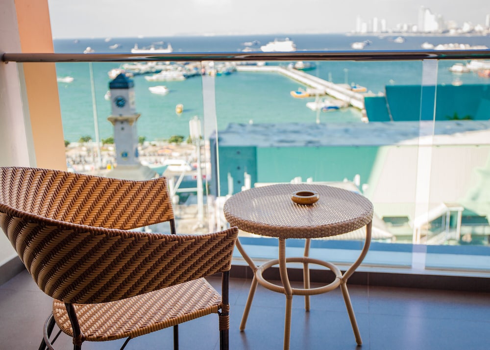 Balihai Bay — 4-Star Luxury Hotel in Pattaya, Thailand