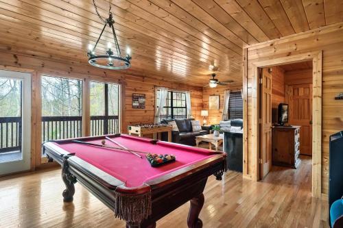 Kate's Cabin 3 min to Dollywood Cabin with Hot tub Game Room and Resort Pool - photo 25