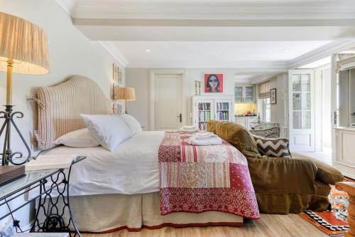 Solar Power French Country Cottage on Table Mountain — 4-Star Luxury Hotel in Cape Town, South Africa