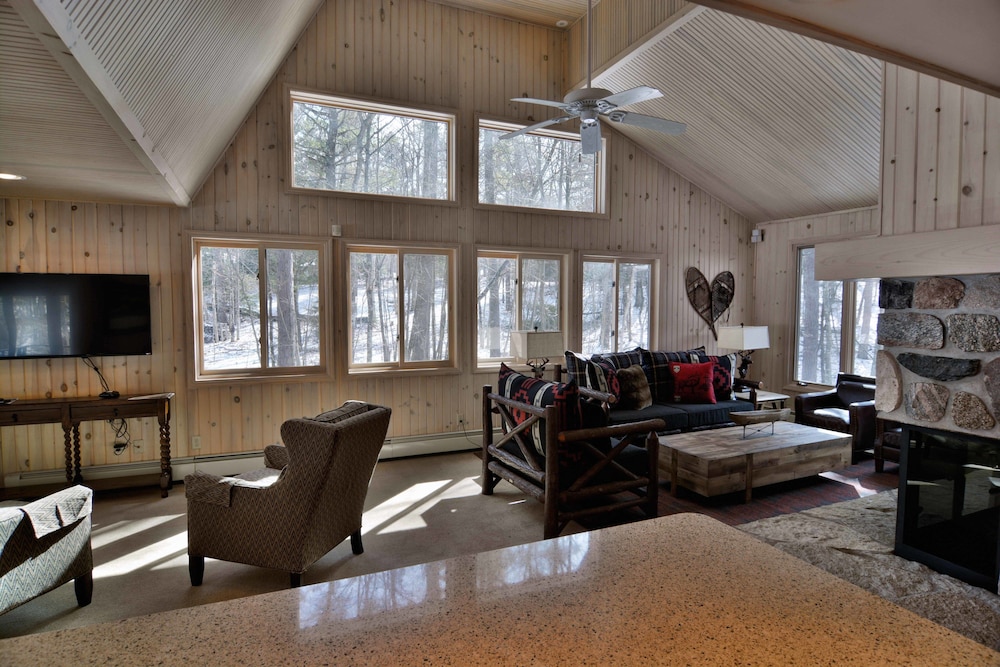 Serenity On Lake Owen 5 Bedroom Hotel Room by RedAwning - photo 21