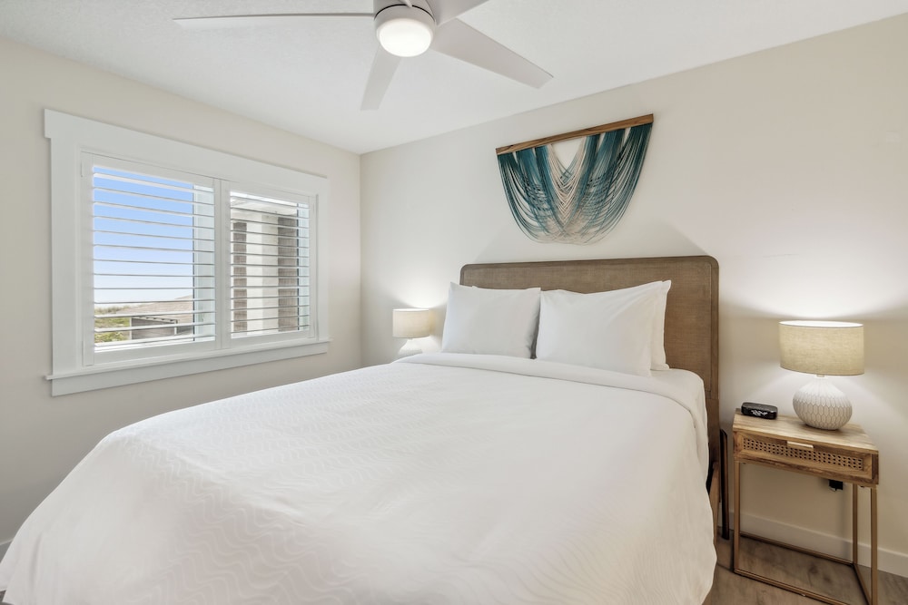 Seahorse Oceanfront Inn - photo 28