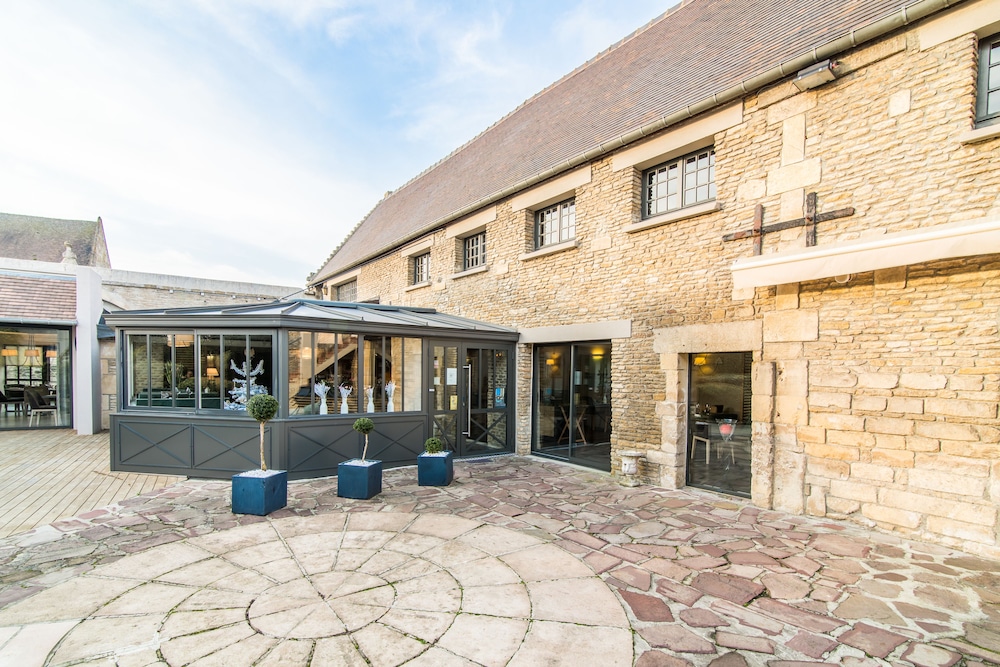 Manoir’Hastings Hôtel Restaurant in Benouville, France
