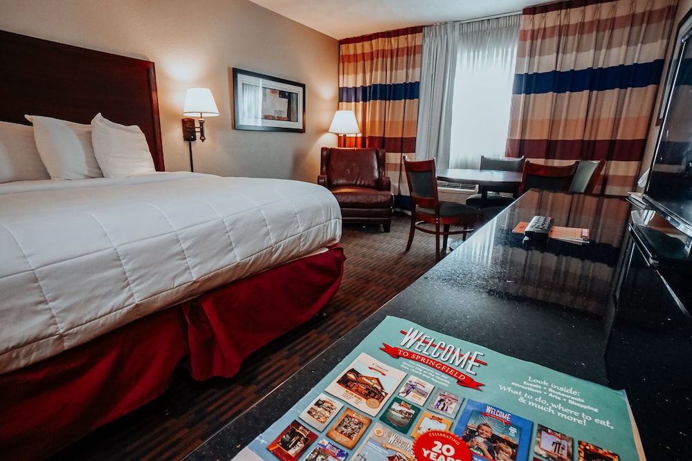 Lamplighter Inn & Suites North - photo 7