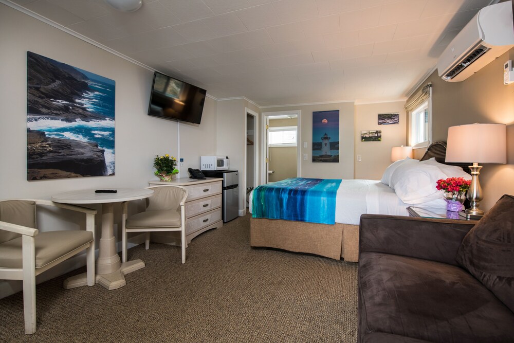 Footbridge Beach Motel - photo 10