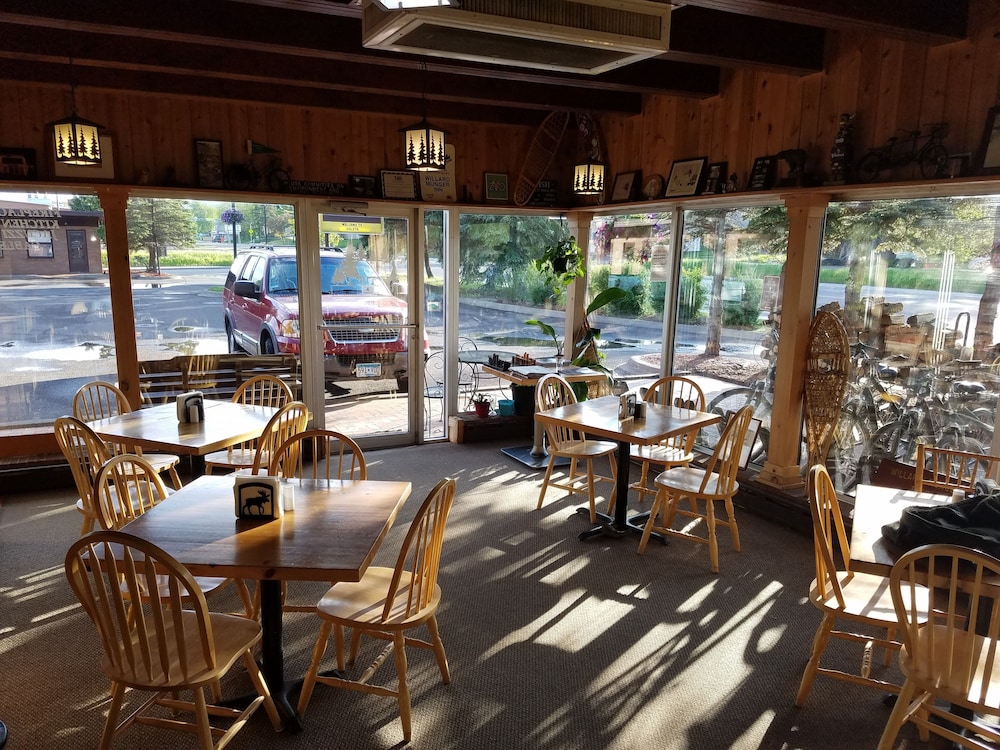 The Willard Munger Inn - photo 2