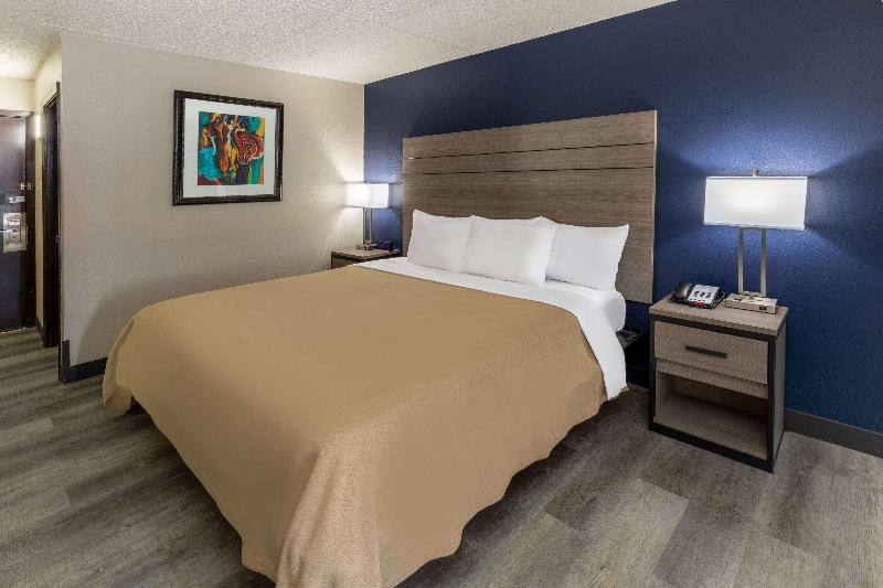 Baymont by Wyndham Laredo - photo 19
