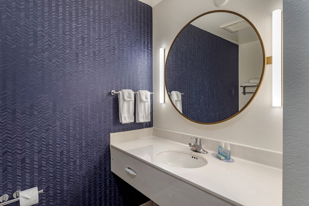 Fairfield Inn by Marriott Boone - photo 22