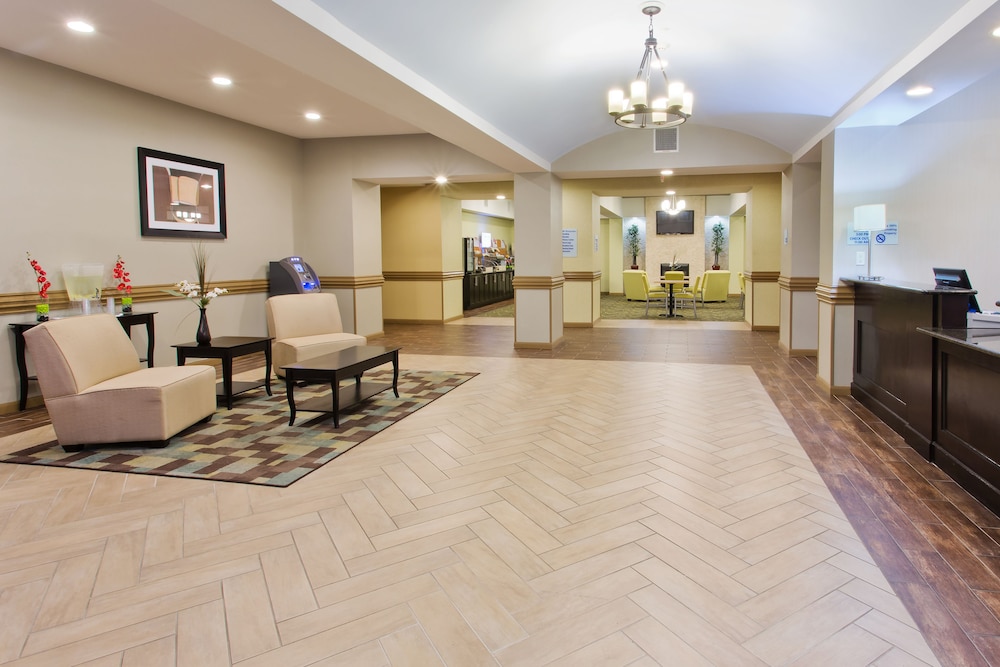 Holiday Inn Express Hotel & Suites Alvarado by IHG - photo 17