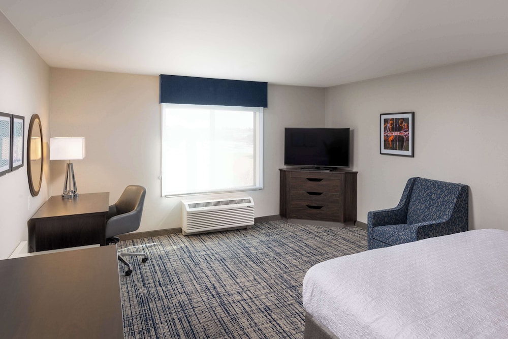 Hampton Inn & Suites Manteca - photo 28