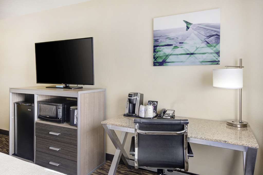 Best Western Plus Peppertree Airport Inn - photo 18