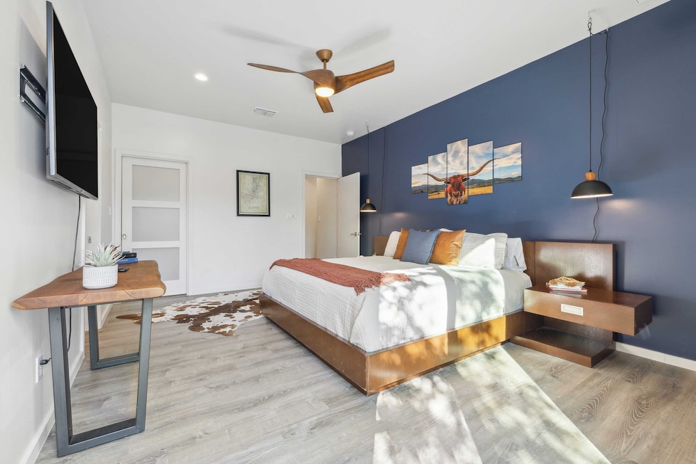 Barton by Avantstay Lake Views w Hot Tub Pool & Ping Pong - photo 2