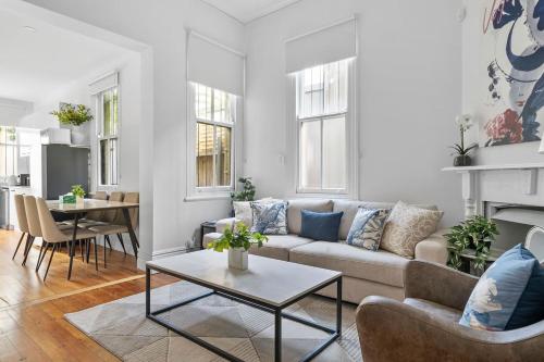 Newtown Nest Chic Terrace Living off King Street in Sydney, Australia
