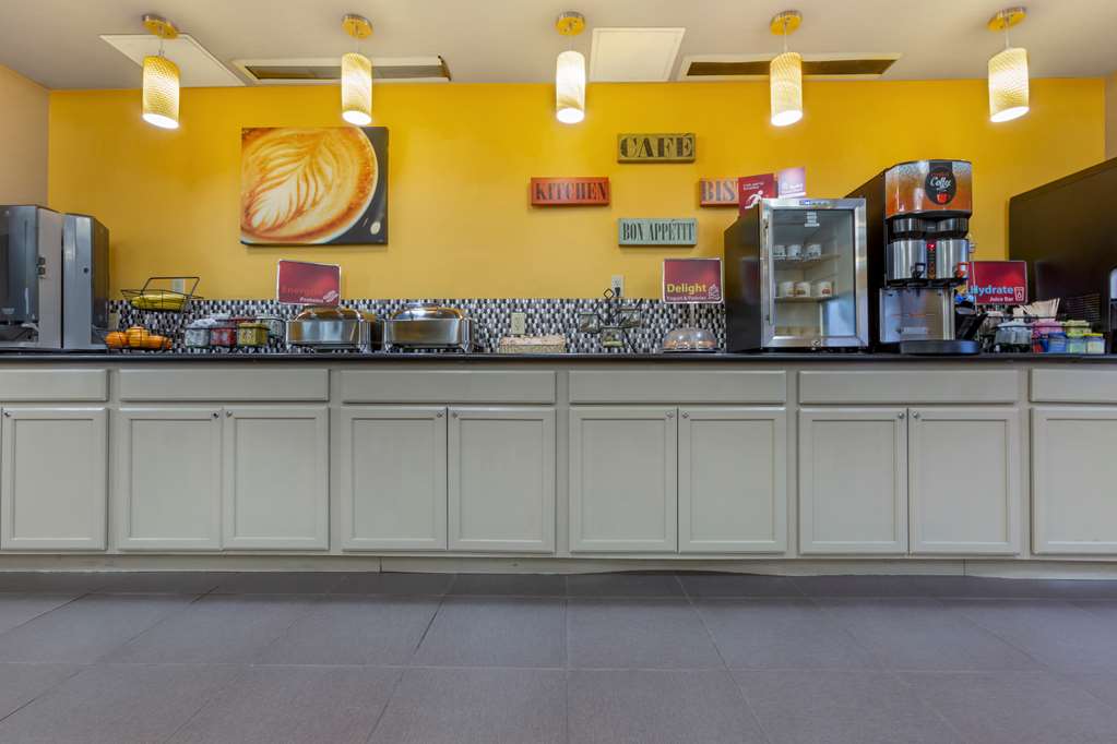 Best Western Plus The Four Corners Inn - photo 41