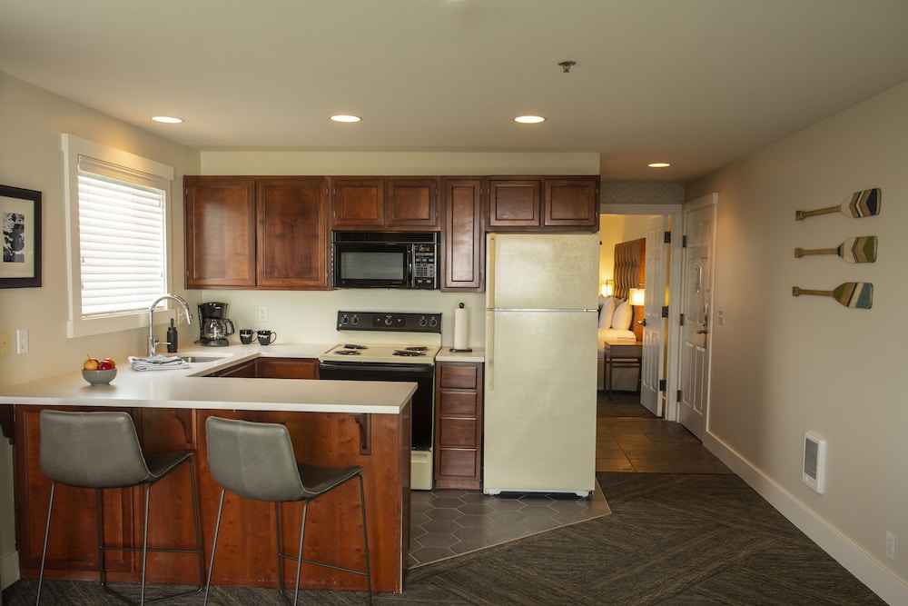 Shearwater Inn - photo 14