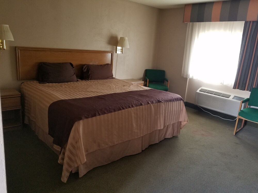 American Holiday Mesa Verde Inn - photo 54