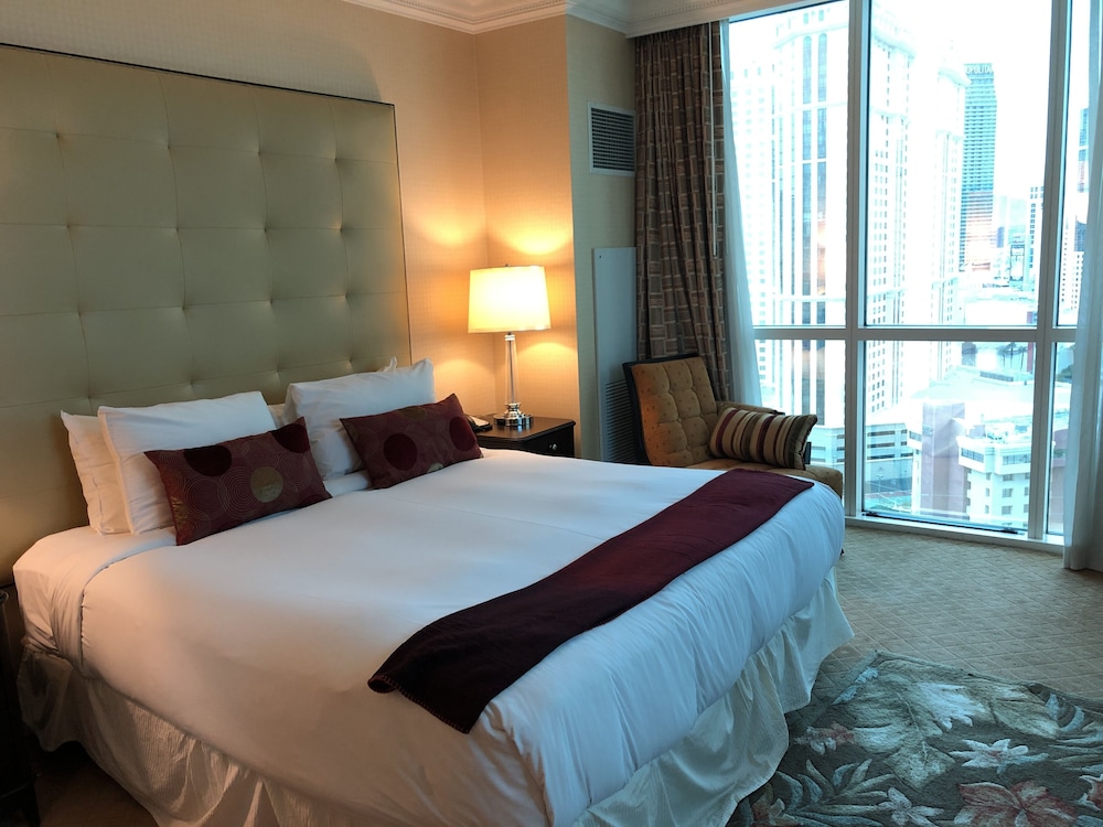 True 1BR Strip View at MGM Signature - photo 10