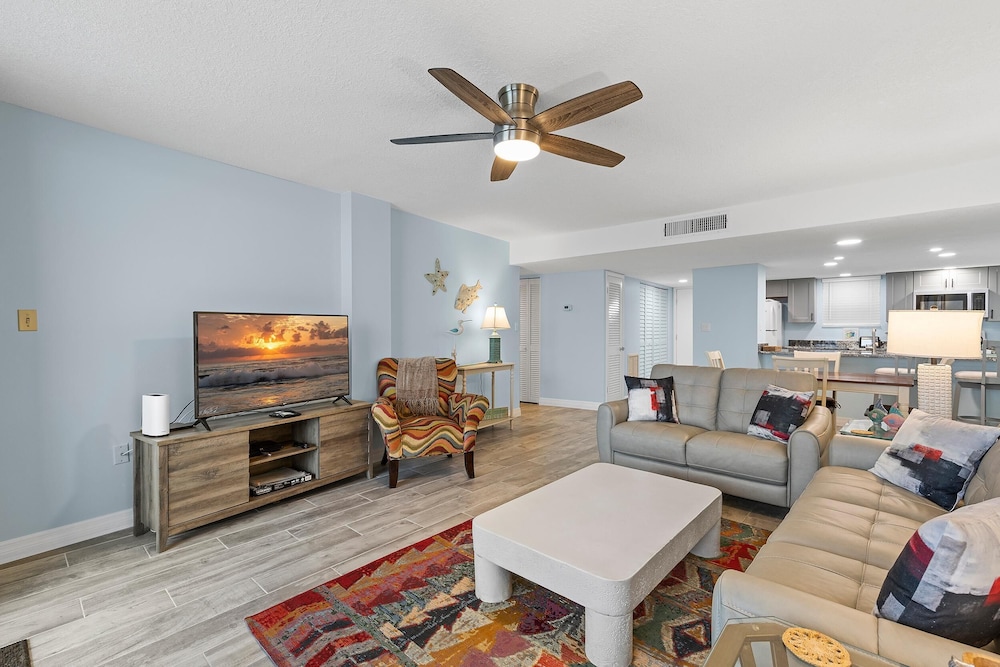 Coronado Towers 703 - photo 8