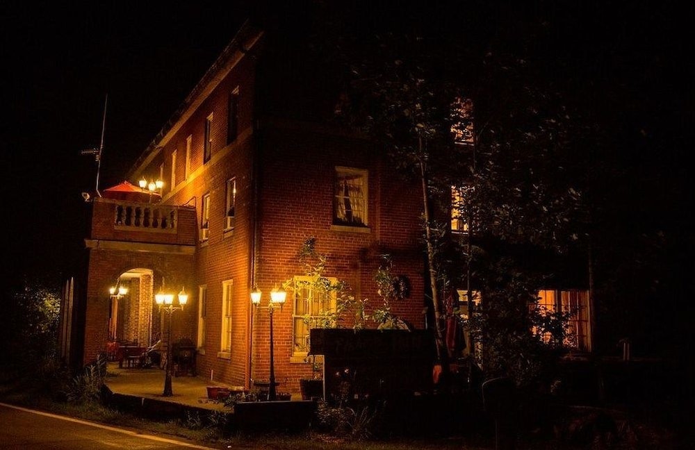 Elkhorn Inn & Theatre - photo 32