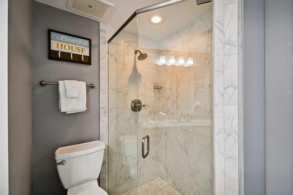 Waterview Towers 732 3 Bedroom Condo by RedAwning - photo 18