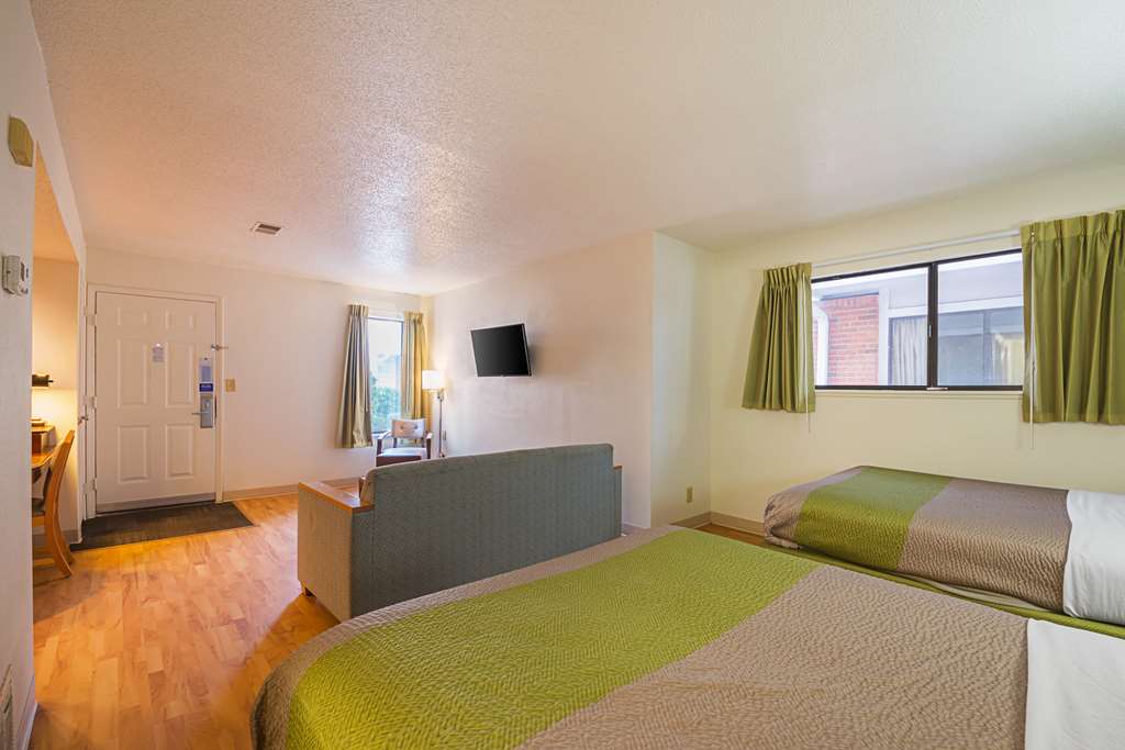 Studio 6 Extended Stay Greensboro NC - photo 10