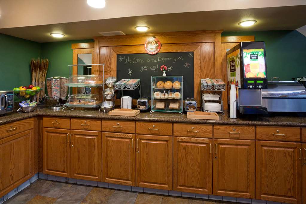 AmericInn by Wyndham Thief River Falls - photo 13