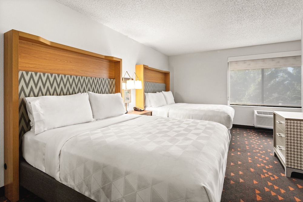 Holiday Inn & Suites Bothell by IHG - photo 9