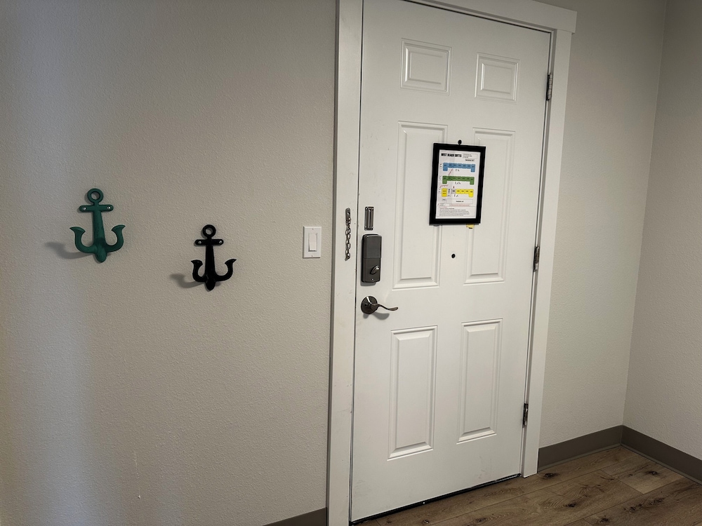West Beach Suites - photo 30