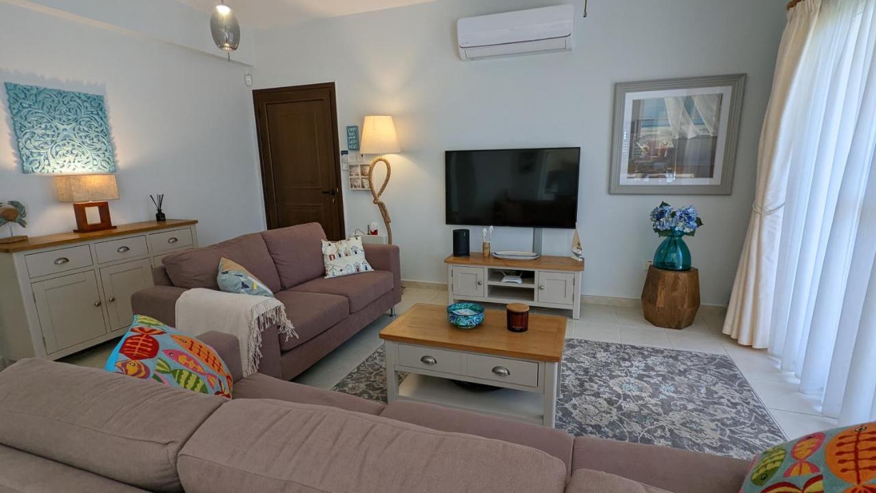 Stylish Garden Apartment at Paphos Harbour