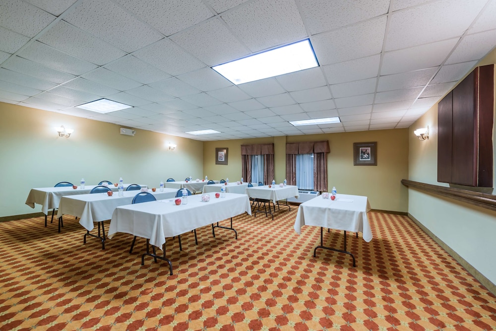 Hampton Inn Raleigh Clayton I 40 - photo 38