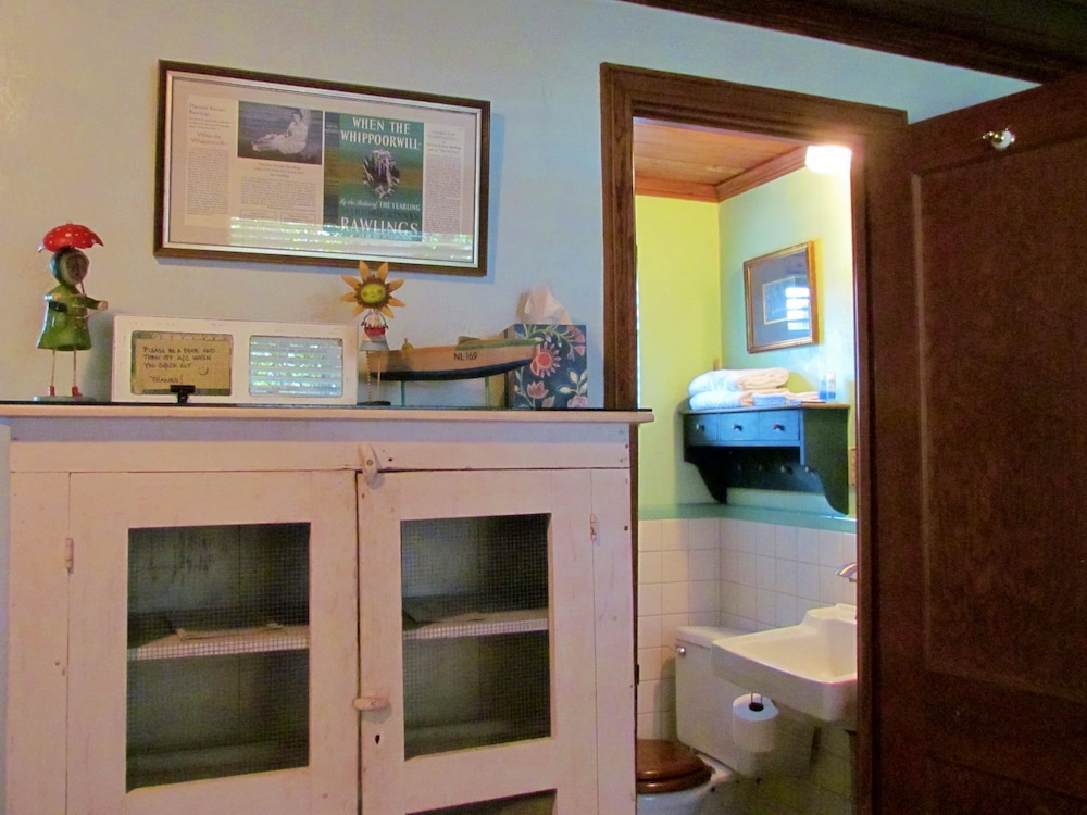 Yearling Restaurant and Cabins - photo 24