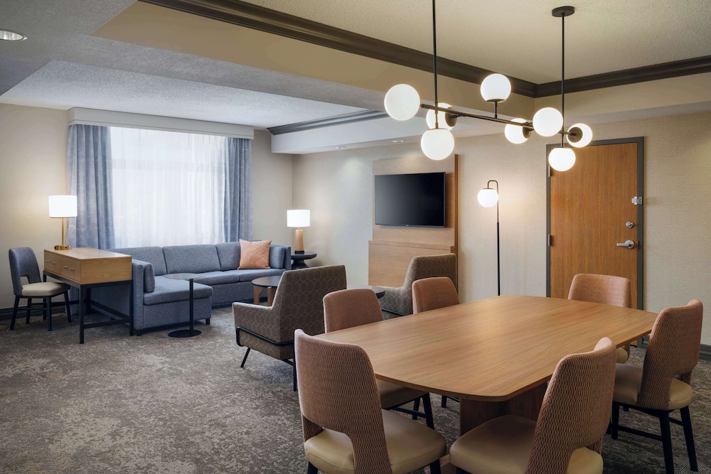 Embassy Suites by Hilton Charleston Airport Convention Ctr - photo 20