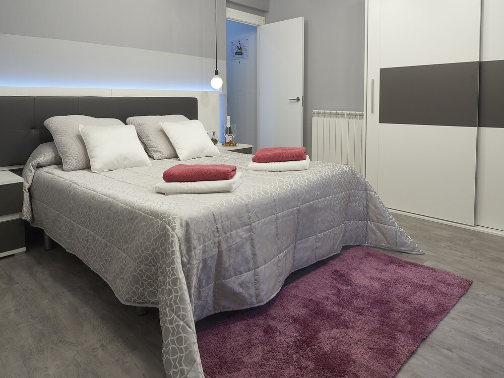 Entrevias Lodging con Garaje y WIFI — 4-Star Luxury Hotel in Leon, Spain
