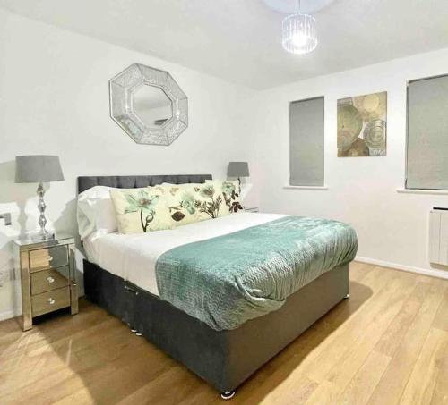 Central London 1 Bedroom Apartment wt Sofabed — 4-Star Luxury Hotel in London, United Kingdom