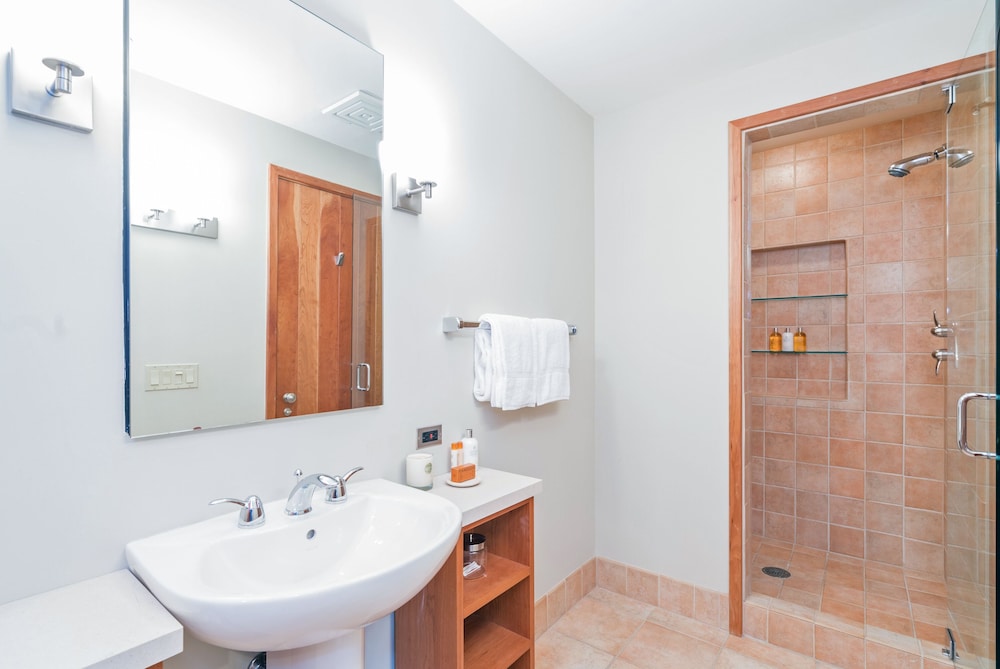 Element 52 Auberge Collection - photo 320