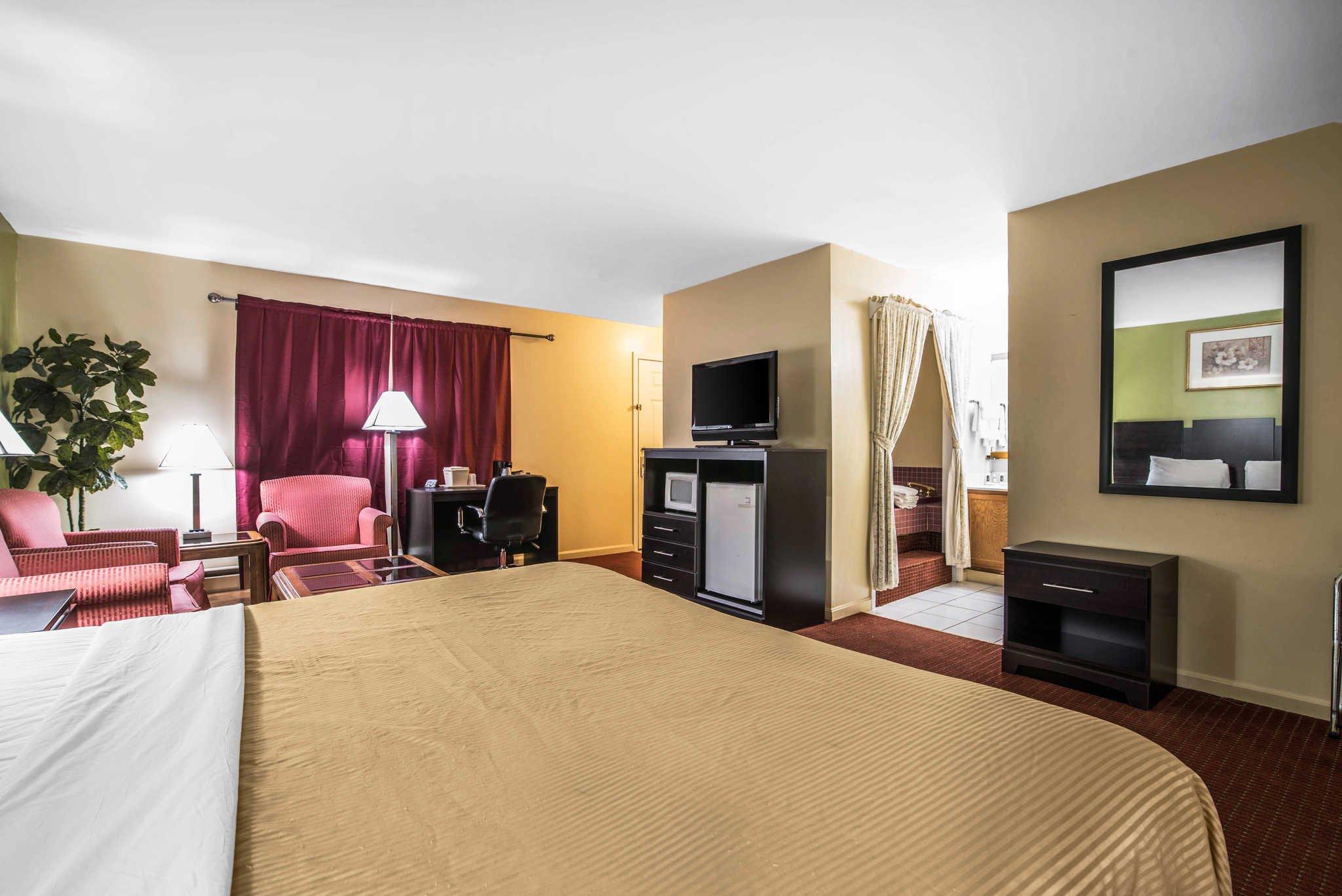 Rodeway Inn Rutland - photo 9