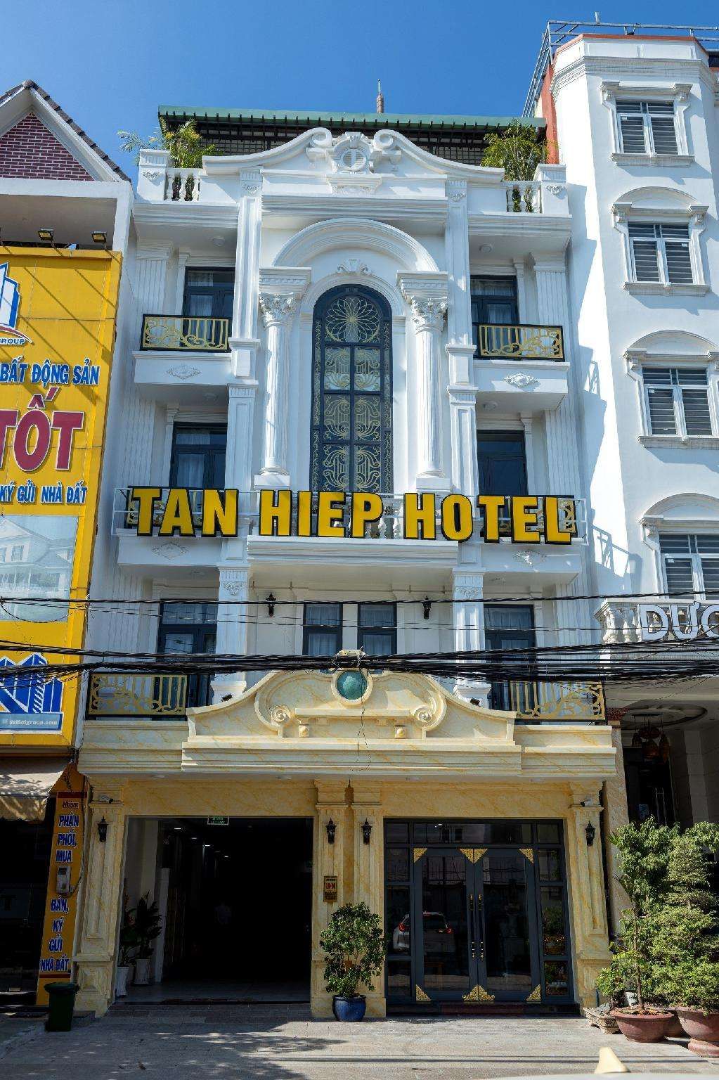 Tân Hiệp Hotel in Bien Hoa, Vietnam