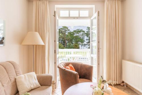 Fewo 8 Aparthotel Binz direkt an der Strandpromenade mit Meerblick und Balkon — hotel in Ostseebad Binz