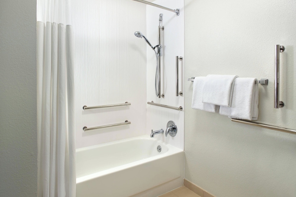 Courtyard by Marriott Greensboro - photo 10