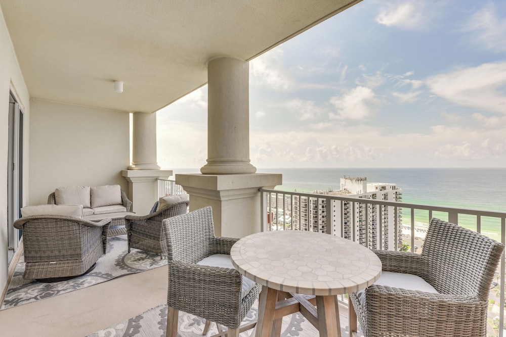 Walk to Shore: Resort Retreat in Miramar Beach — 4-Star Luxury Hotel in Miramar Beach, United States
