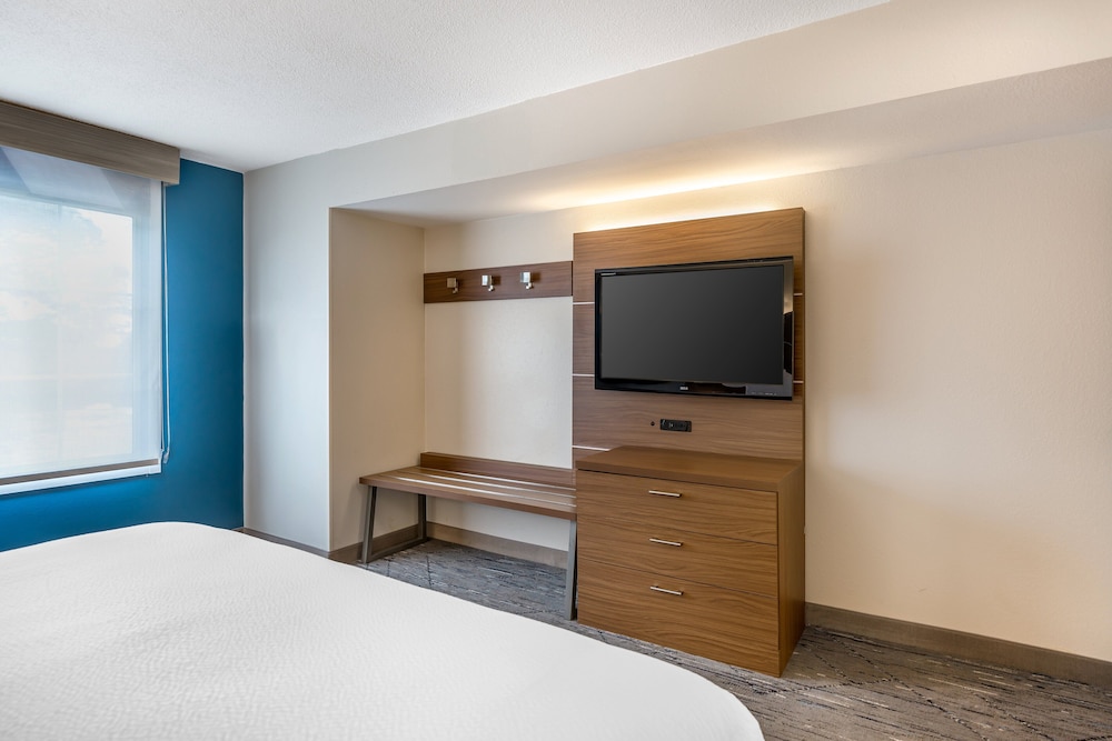 Holiday Inn Express and Suites Petersburg Fort Lee by IHG - photo 9