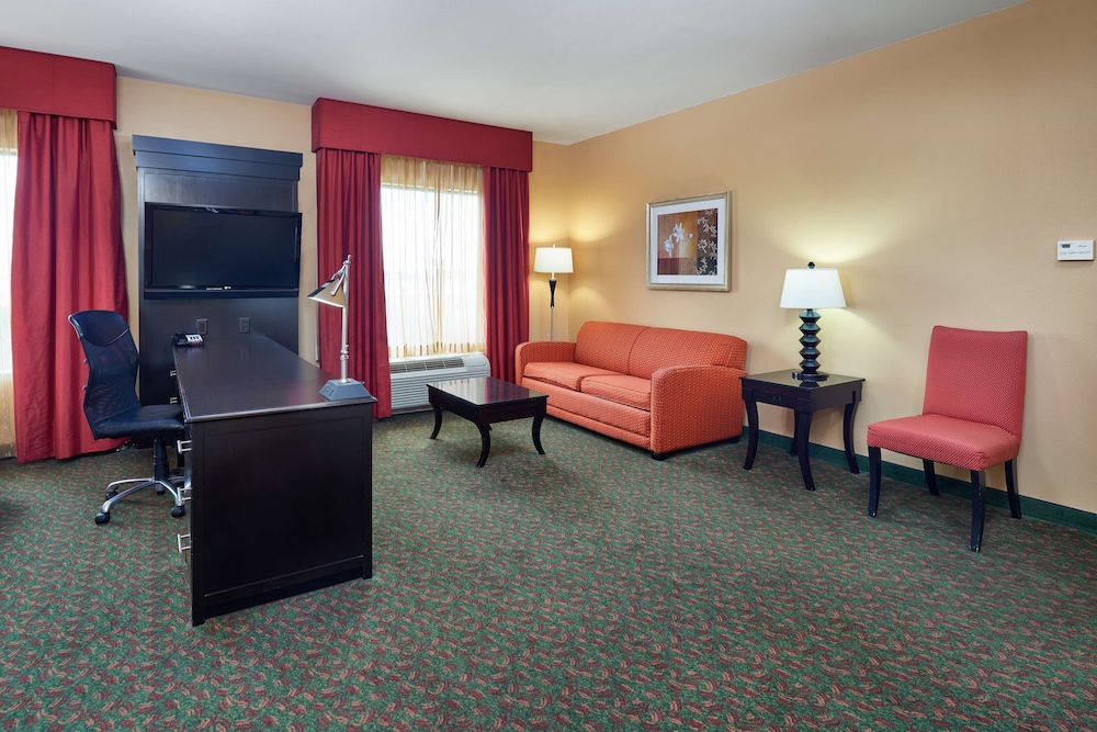 Hampton Inn & Suites Waco South - photo 28
