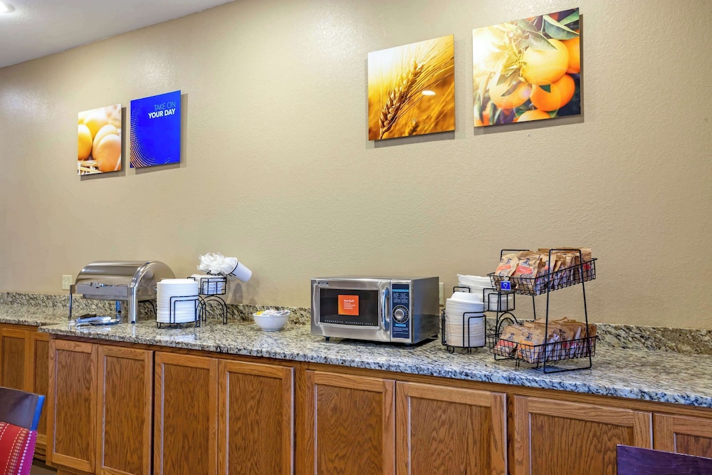 Comfort Inn & Suites Pittsburg KS - photo 44