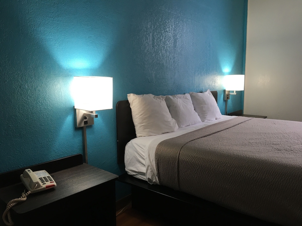 FairBridge Inn Express Melrose Park - photo 13