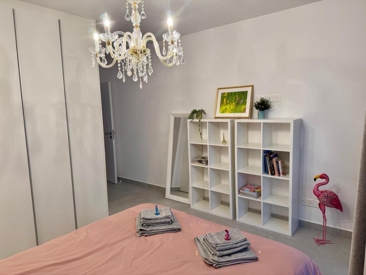 Brandnew Rooftop Flat near Larnaca Mall
