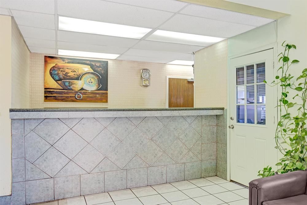Travelodge by Wyndham Tucson AZ - photo 8