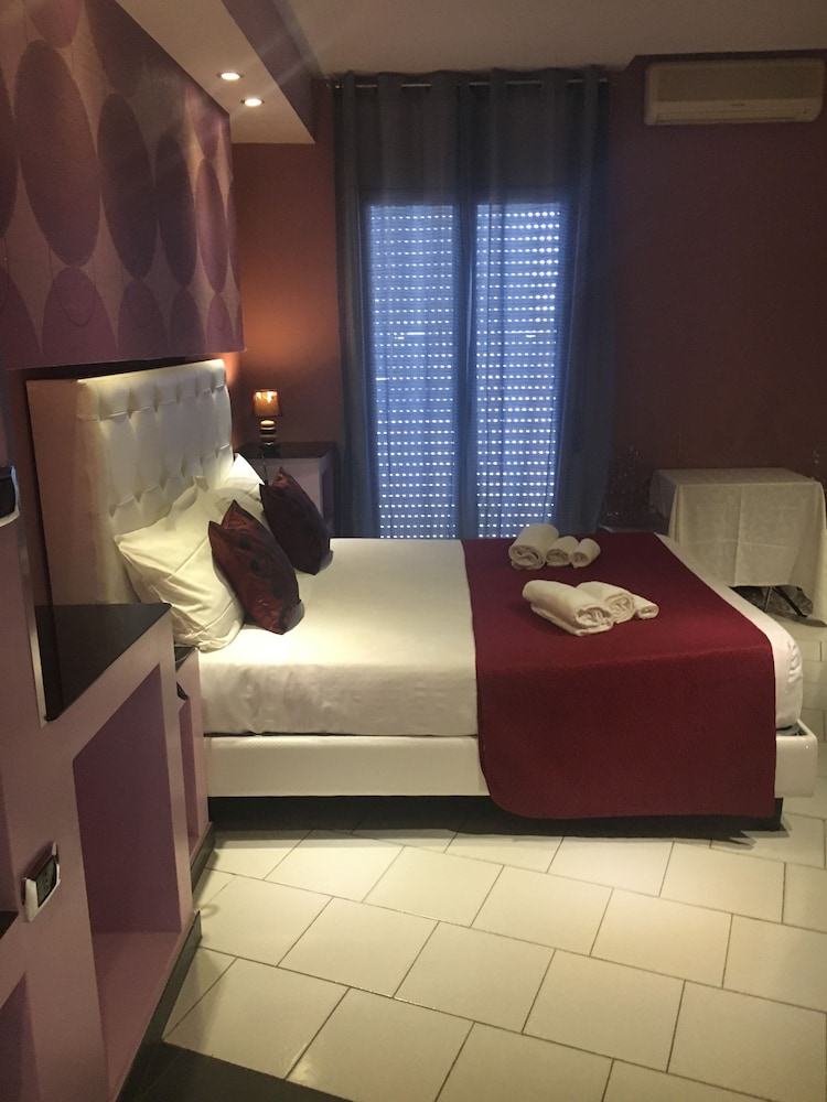 Hotel Exagon Flower — hotel in Mondragone