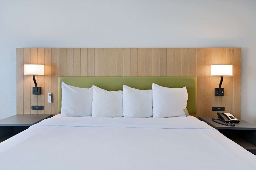Country Inn & Suites by Radisson Bloomington Normal Airport IL - photo 22