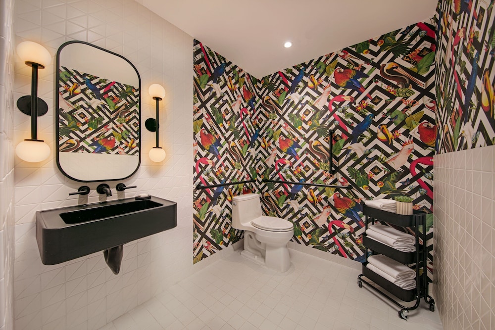Moxy NYC Lower East Side - photo 32