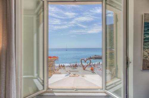 Beach House Camogli Nel Cuore Con Vista Mare — 4-Star Luxury Hotel in Camogli, Italy