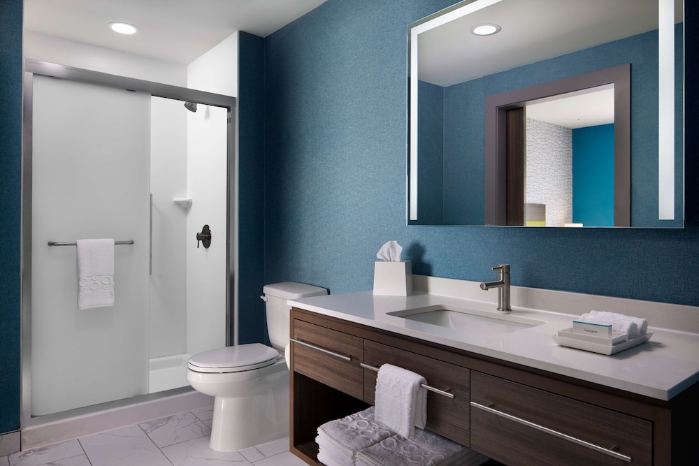 Home2 Suites by Hilton Bend - photo 17